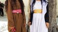 Jezídské dívky v národním kroji v posvátném městě Láliš