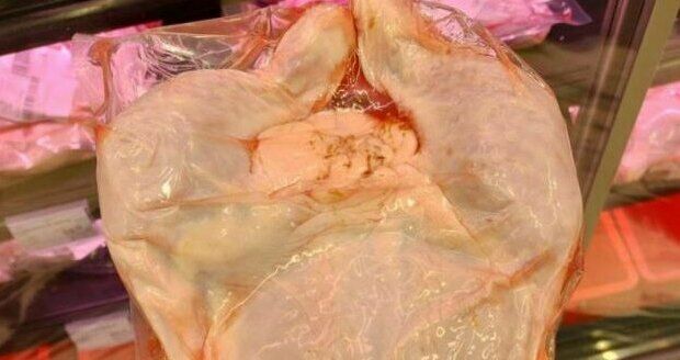 Veterináři objevili tuny zkaženého kuřecího masa. Obsahovalo salmonelu. (ilustrační foto)