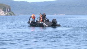 Na Kamčatce u Kurilského jezera spadl vrtulník se členy posádky a třinácti cestujícími. (12.8.2021.)