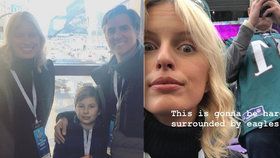 Karolína Kurková byla s rodinou na Super Bowlu.