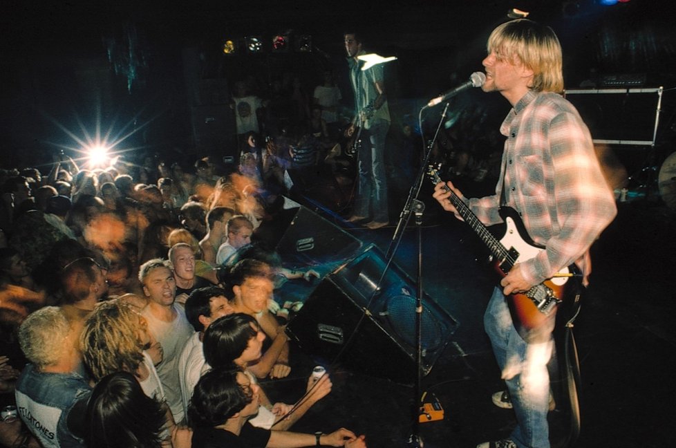 Kurt Cobain při koncertu Nirvany