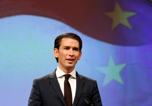 Sebastian Kurz, nový rakouský kancléř, chce krátit příspěvky pro východ EU kvůli brexitu.