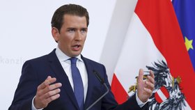 Rakouský kancléř Sebastian Kurz se dnes před novináři překvapivě nevyjádřil k dalšímu osudu svého kabinetu a odmítl i dotazy žurnalistů (20. 5. 2019)