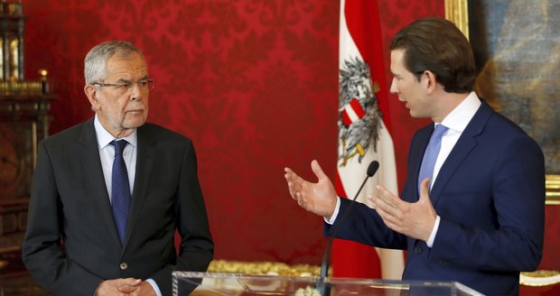 Dohra skandálu v Rakousku: Kancléř odvolal ministra vnitra, svobodní ve vládě končí