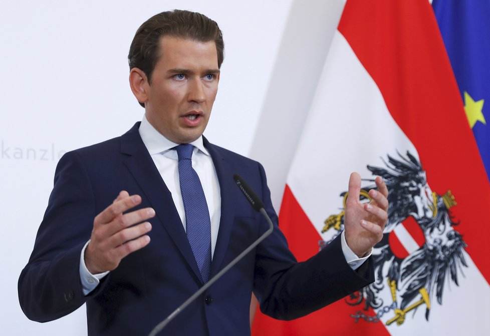 Rakouský kancléř Sebastian Kurz se dnes před novináři překvapivě nevyjádřil k dalšímu osudu svého kabinetu a odmítl i dotazy žurnalistů (20. 5. 2019)