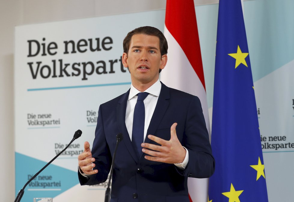 Rakouský kancléř Sebastian Kurz se dnes před novináři překvapivě nevyjádřil k dalšímu osudu svého kabinetu a odmítl i dotazy žurnalistů (20. 5. 2019)