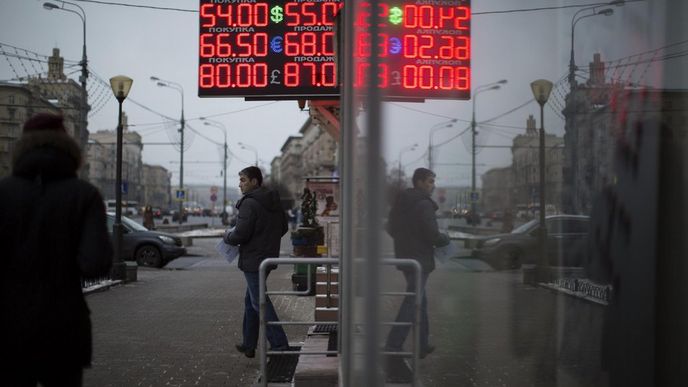 Kurzu rublu dál nezadržitelně padá (foto z 9. prosince 2014)