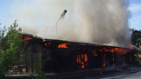 Požár boudy u železniční stanice v Kutné Hoře