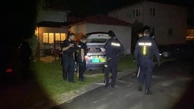 Policie pátrá po pachateli násilného trestného činu v Kutné Hoře. Muž nožem zaútočil na svou přítelkyni a její matku, ta zraněním podlehla