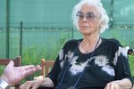 86. narozeniny neslaví Květa Fialová jako každý rok na chalupě, ale kvůli své nemoci v Alzheimercentru. Mezi prvními gratulanty byla dcera s rodinou.