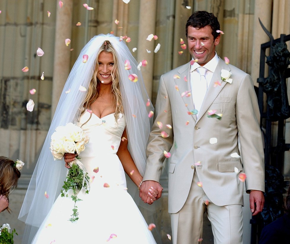 2004: Vařekové manželství nepřežilo.