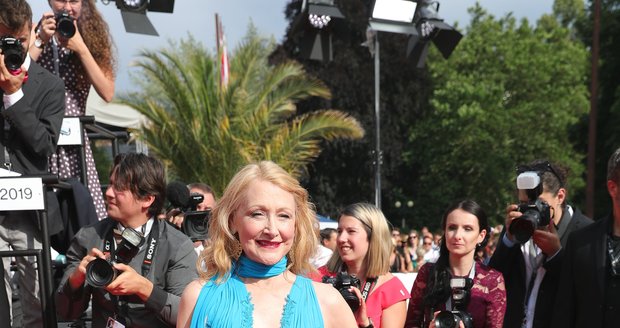 Patricia Clarksonová na závěrečném ceremoniálu KVIFF 2019.