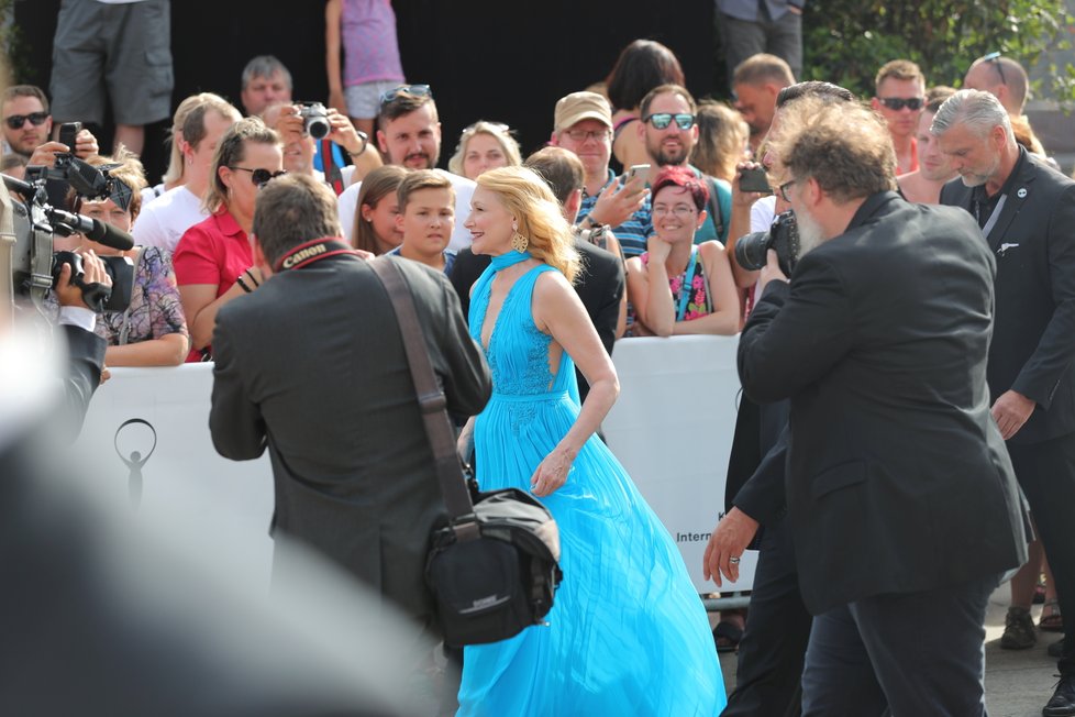 Patricia Clarckson na závěrečném ceremoniálu KVIFF 2019.