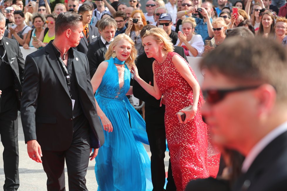 Patricia Clarkson na závěrečném ceremoniálu KVIFF 2019.