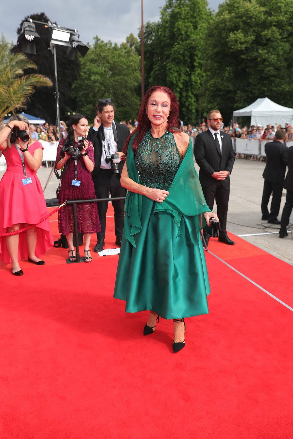 Blanka Matragi na závěrečném ceremoniálu KVIFF 2019.