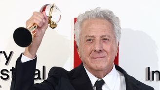 Dustin Hoffman ve Varech: Když budete mít kliku, tak budete staří jako já. Je mi 89 a práce mě baví! Dustin Hoffman ve Varech: Když budete mít kliku, tak budete staří jako já. Je mi 89 a práce mě baví!