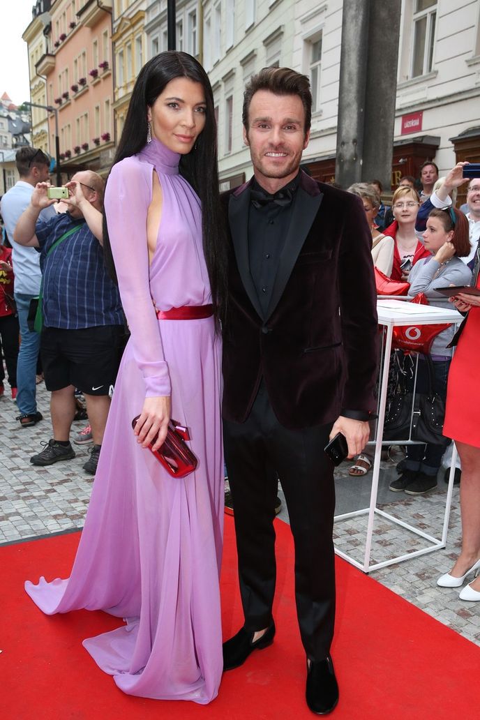Monika Koblížková a Leos Mareš působili jako čerstvě zamilovaní. Oba vypadali skvěle! Monika Koblížková a Leos Mareš působili jako čerstvě zamilovaní. Oba vypadali skvěle!