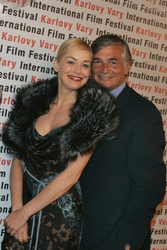 Sharone Stone a Jiří Bartoška (2005)