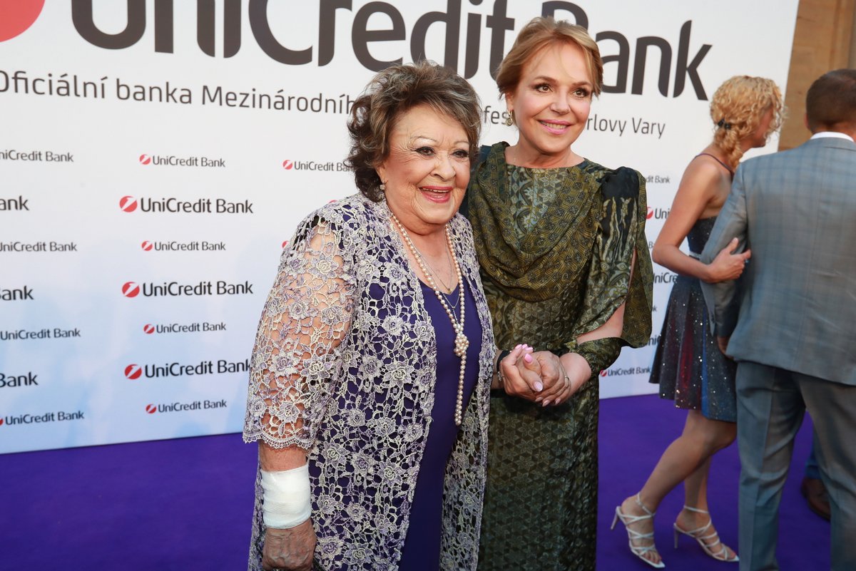 UniCredit party ve Varech: Jiřina Bohdalová a Dagmar Havlová