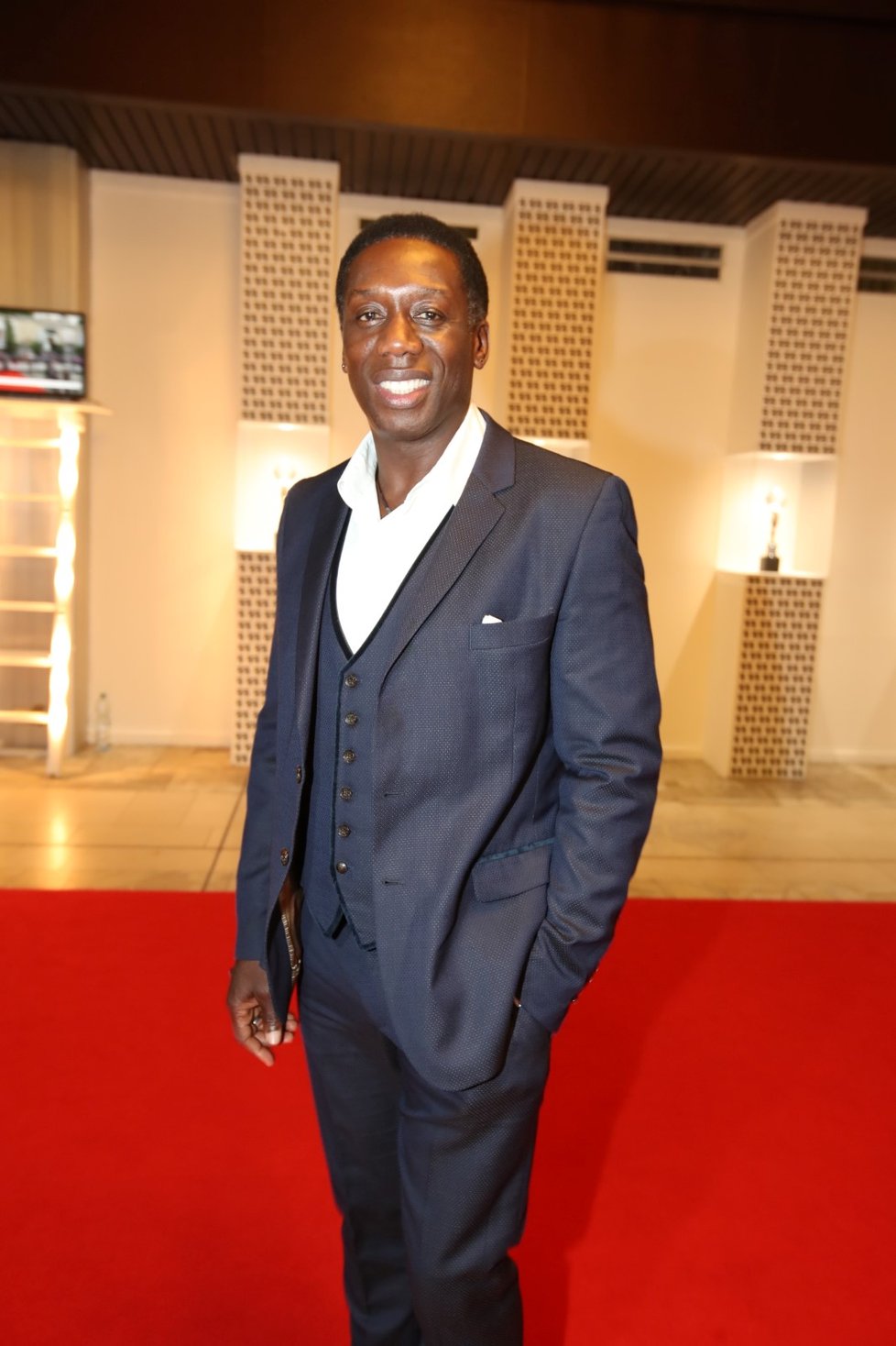 Hakeem Kae-Kazim na slavnostním zakončení festivalu