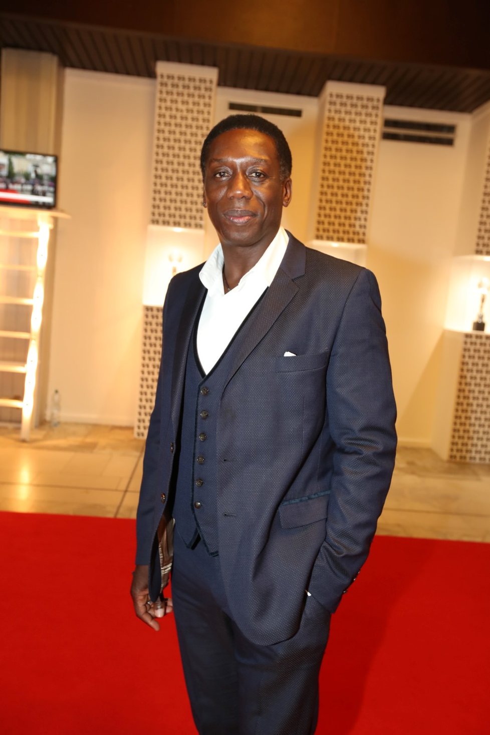 Hakeem Kae-Kazim na slavnostním zakončení festivalu