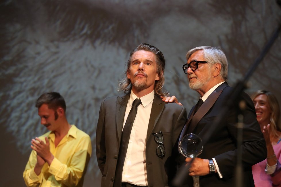 Jiří Bartoška a Ethan Hawke