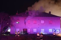 Požár v Kvítkovicích na Zlínsku: Jeden člověk zemřel, další skončil v péči záchranářů