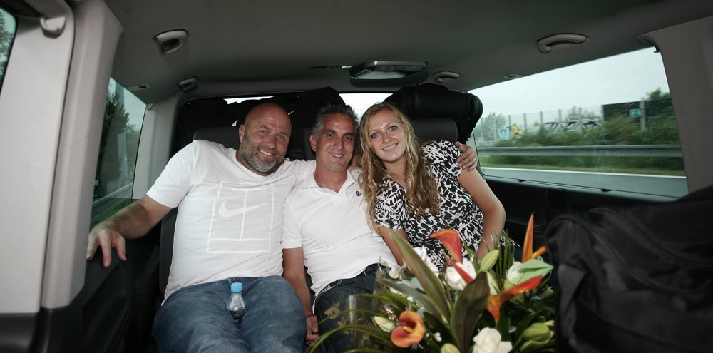S trenéry Kotyzou (vlevo) a Ivankem v autě na cestě do Prostějova.
