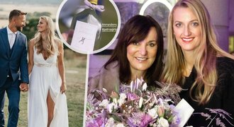 Zástupy gratulantů ke svatbě Kvitové: Dojaté soupeřky, Rajská ukázala vtipný detail Zástupy gratulantů ke svatbě Kvitové: Dojaté soupeřky, Rajská ukázala vtipný detail