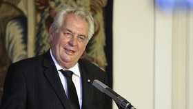 Prezident Miloš Zeman se s kardinálem Dukou neshodne na církevních restitucích.