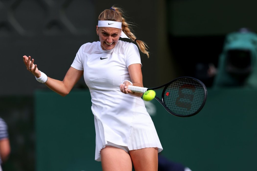 Bílému outfitu se na Wimbledonu nevyhla ani Petra Kvitová