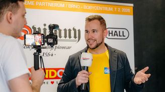 Musíme makat čtyřikrát víc než konkurence, tvrdí šéf Chytrého Kvízu. V Česku je prý na 150 tisíc hráčů Musíme makat čtyřikrát víc než konkurence, tvrdí šéf Chytrého Kvízu. V Česku je prý na 150 tisíc hráčů