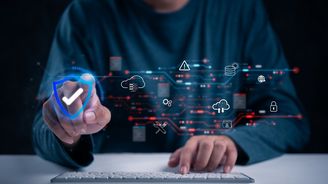 Počet kybernetických útoků na klienty bank meziročně stoupl Počet kybernetických útoků na klienty bank meziročně stoupl