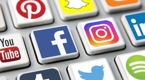 Mourrisonova poradna: Chyceni v sociálních sítích