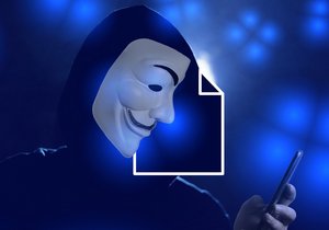 Hackeři jdou často po penězích. „Nikdy nikam neukládejte své bankovní údaje,“ varuje kybernetický expert