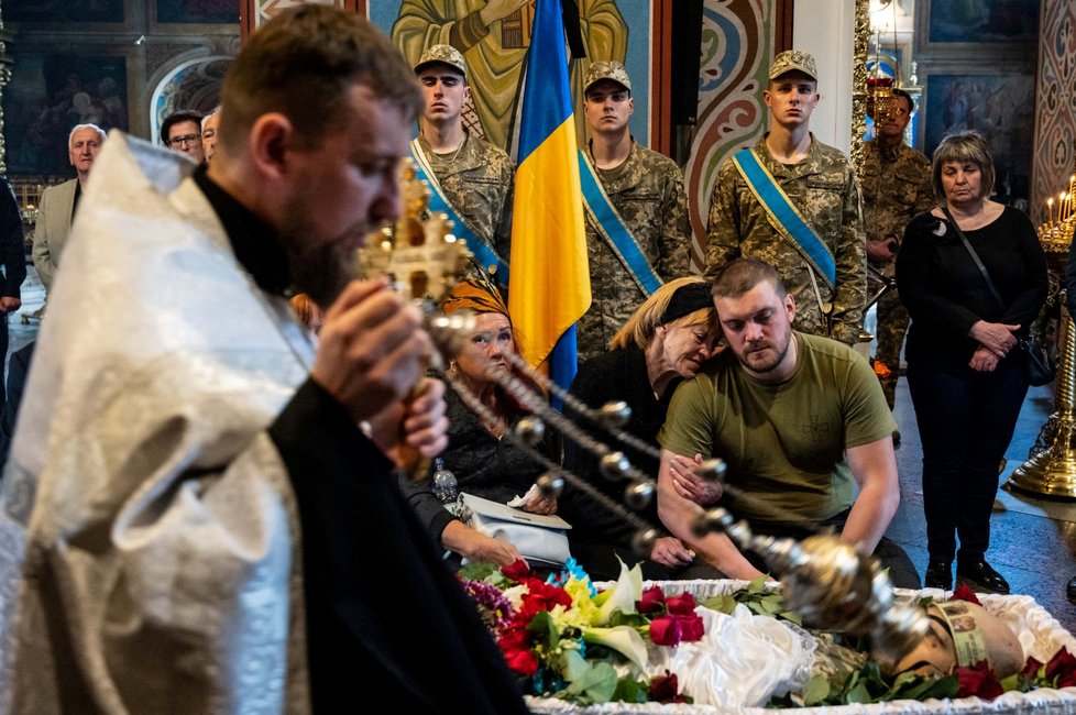 Pohřeb zabitého vojáka v Kyjevě (25.5.2022)