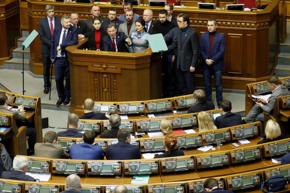 Kyjev žádá svět o pomoc proti ruské agresi, navrhuje další sankce