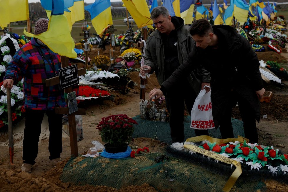 Hřbitov padlých ukrajinských vojáků, Charkov, 23. 10. 2022