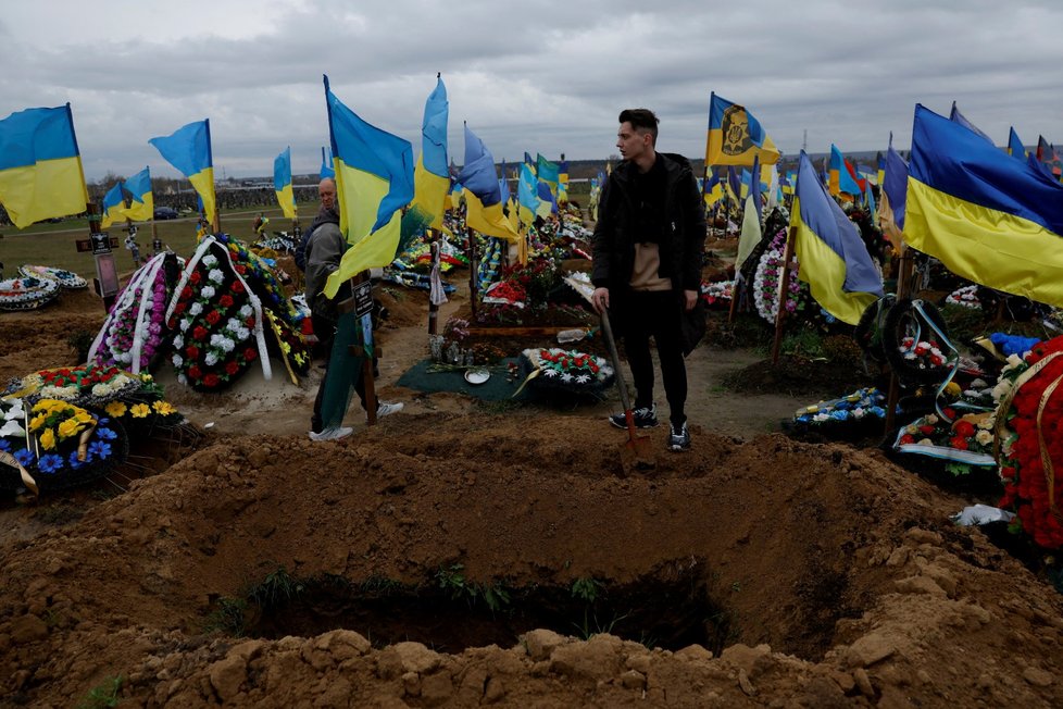 Hřbitov padlých ukrajinských vojáků, Charkov (23. 10. 2022)