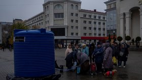 Fronta na vodu v osvobozeném Chersonu, 20. 11 2022