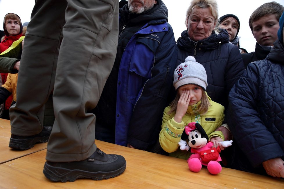 Čekání na humanitární pomoc v osvobozeném Chersonu (18. 11. 2022)