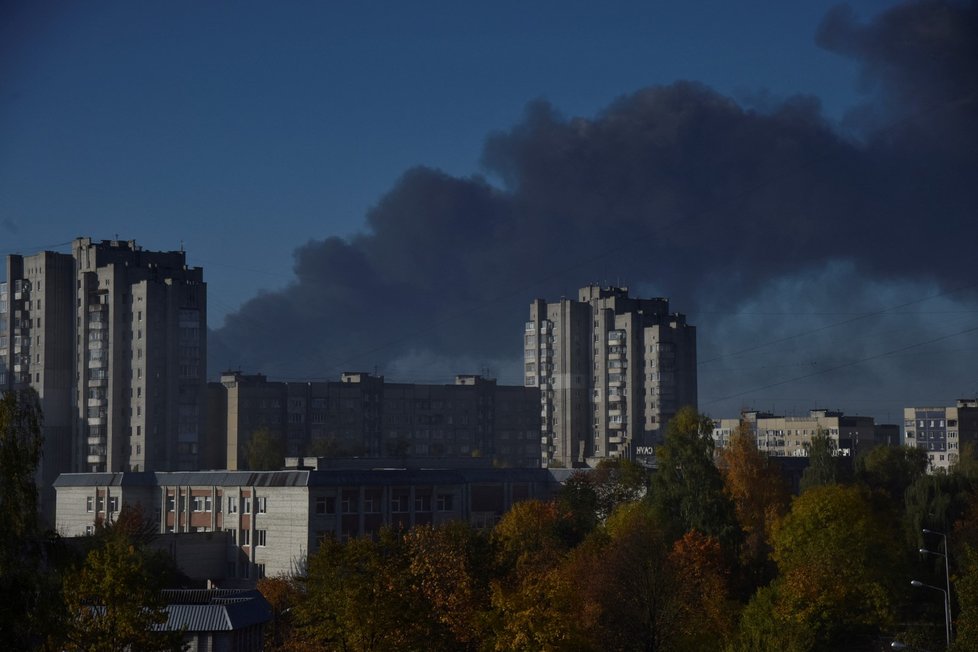 Následky ruských raketových útoků na Lvov (10.10.2022)