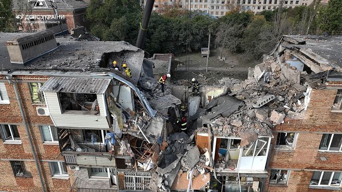 Následky ruského útoku na město Mykolajiv na Ukrajině (13. 10. 2022)