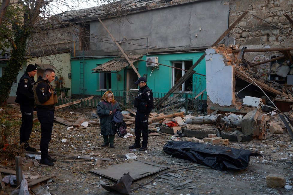 Následky ruského útoku na město Mykolajiv na Ukrajině (1. 11. 2022)