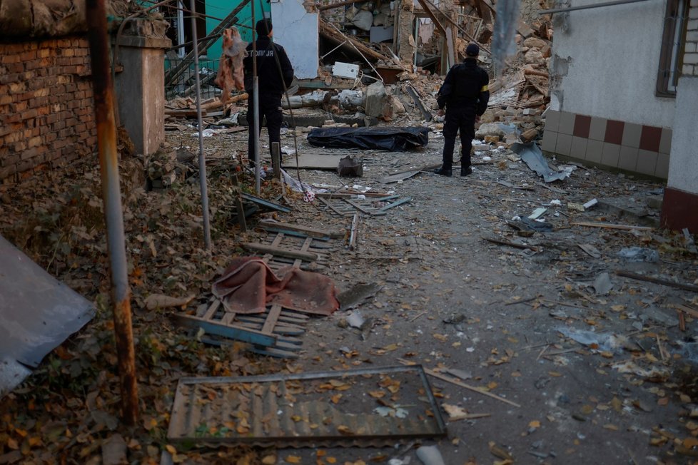 Následky ruského útoku na město Mykolajiv na Ukrajině (1. 11. 2022)