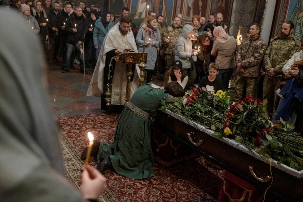 Pohřeb padlého ukrajinského vojáka Jevhena Kolesničenka