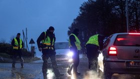 Polské bezpečnostní složky nedaleko místa výbuchu u ukrajinských hranic, 16. 11. 2022
