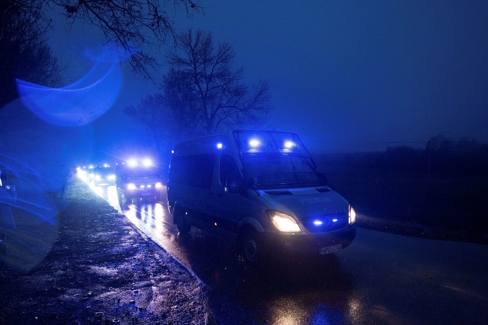 Polské bezpečnostní složky nedaleko místa výbuchu u ukrajinských hranic, 16. 11. 2022