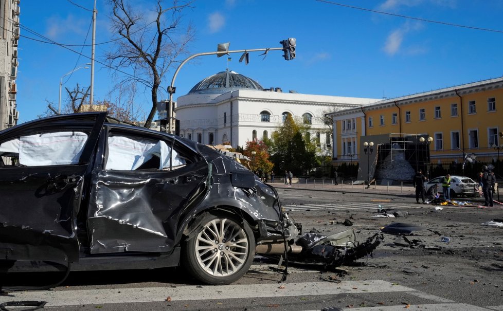 Následky ruských raketových útoků na Kyjev (10.10.2022)