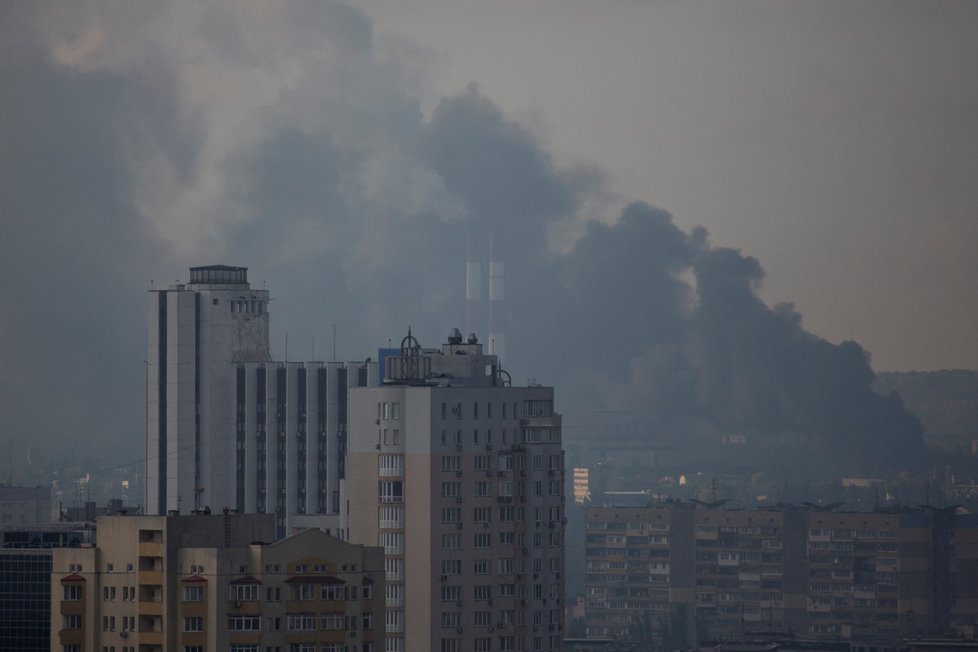 Následky ruských raketových útoků na Kyjev (10.10.2022)